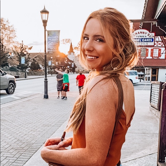 🌸🌞MEET YOUR SELLER🌞🌸 - Picture 7 of 8